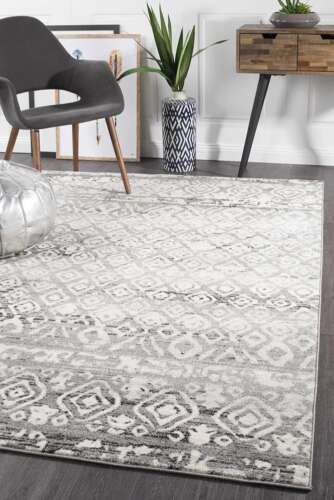 Narcissus 451 Dark Grey